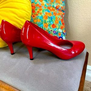Round Toe Red Heels Predictions Comfort Plus